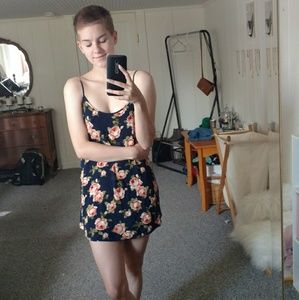 Floral rose patterned shift dress 🌹🐚